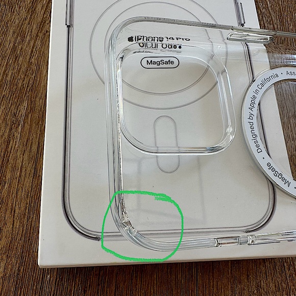 Apple iPhone 14 Pro Clear Case MagSafe - Picture 6 of 9